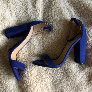 NWT BLUE SUEDE HEELS 👠